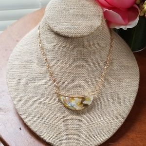 Gold necklace with pendant